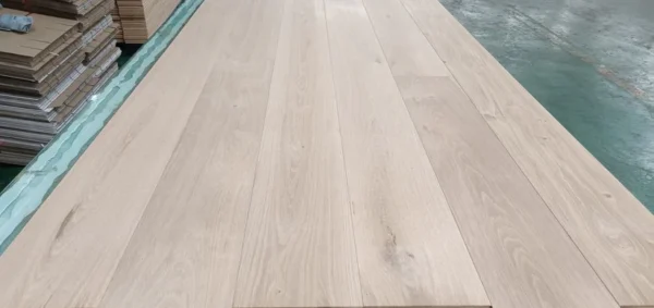 Size Available Multi-layers Engineered European White Oak Hardwood Unfinished Flooring - Image 5
