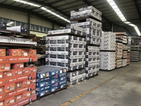 High quality piso laminado 10-12mm click lock Engineered laminate flooring - Image 3