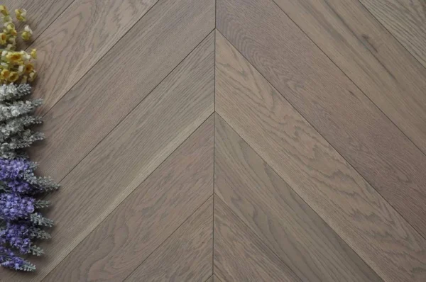 Light grey color herringbone oak flooring parquet chevron wood flooring herringbone hardwood flooring - Image 4