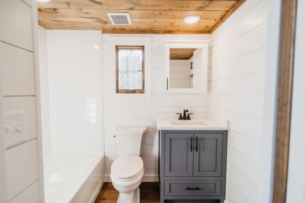 3 Bedroom Bunkhouse - Image 7