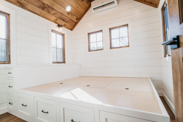 3 Bedroom Bunkhouse - Image 5