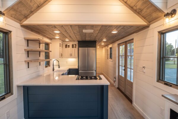 3 Bedroom Bunkhouse - Image 12